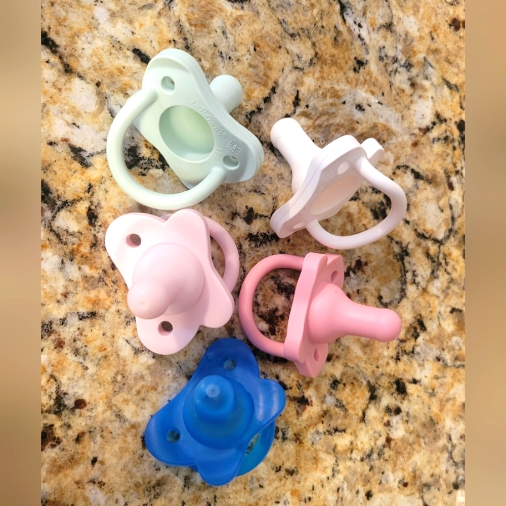 EUC Dr. Brown's Happy Paci Silicone Baby Pacifier Binky Set